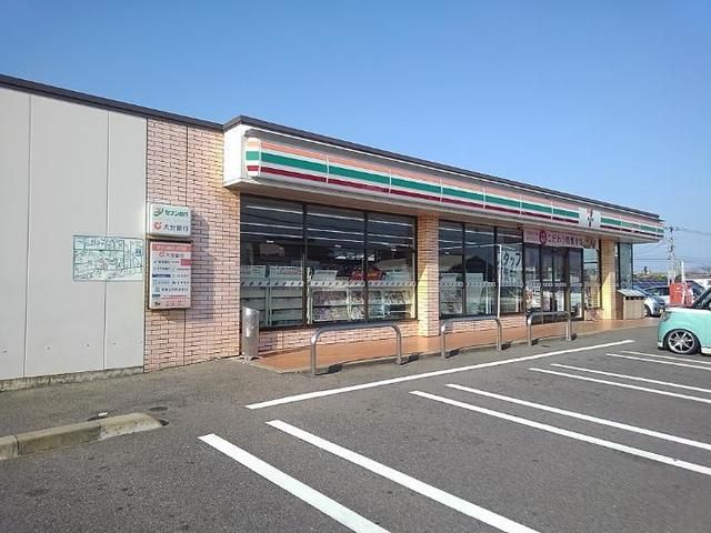 コンビニ　セブンイレブン中津東浜店（コンビニ）まで600m
