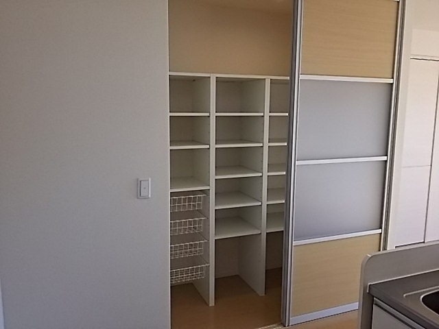 収納　パントリー