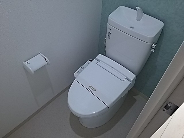 トイレ　温水洗浄暖房便座