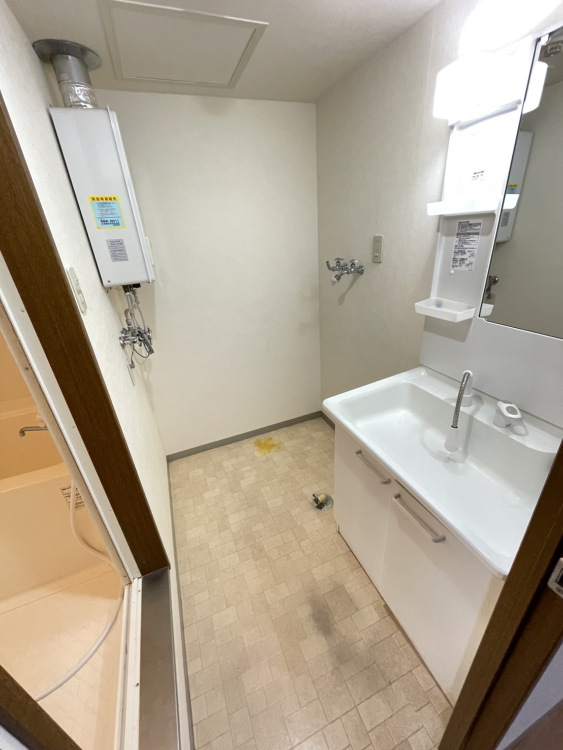 洗面設備　他号室のお写真です。参考にご覧ください。