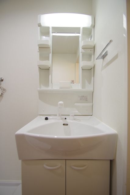 洗面設備　★身支度の整えやすい独立洗面台★