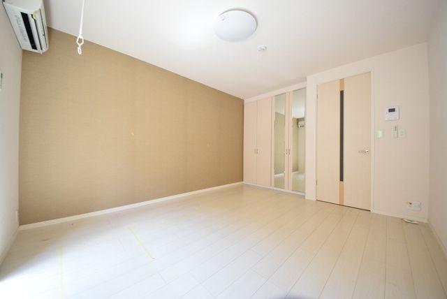 居室・リビング　★洋室8.7帖★