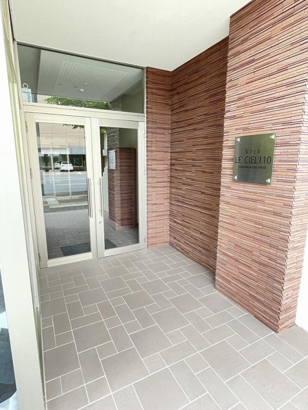 エントランス　エントランス