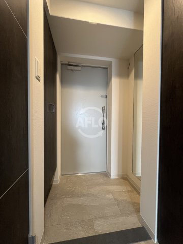 玄関　リヴェント難波サウス　玄関