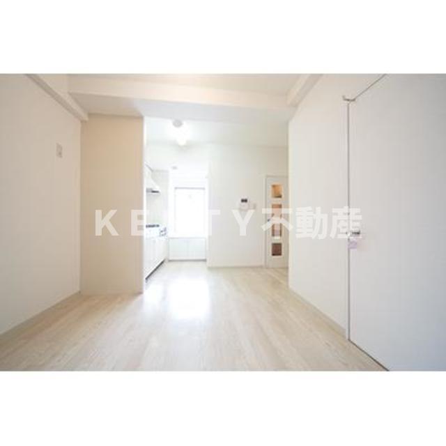 居室・リビング　こちらのリビングで趣味の時間をお楽しみください