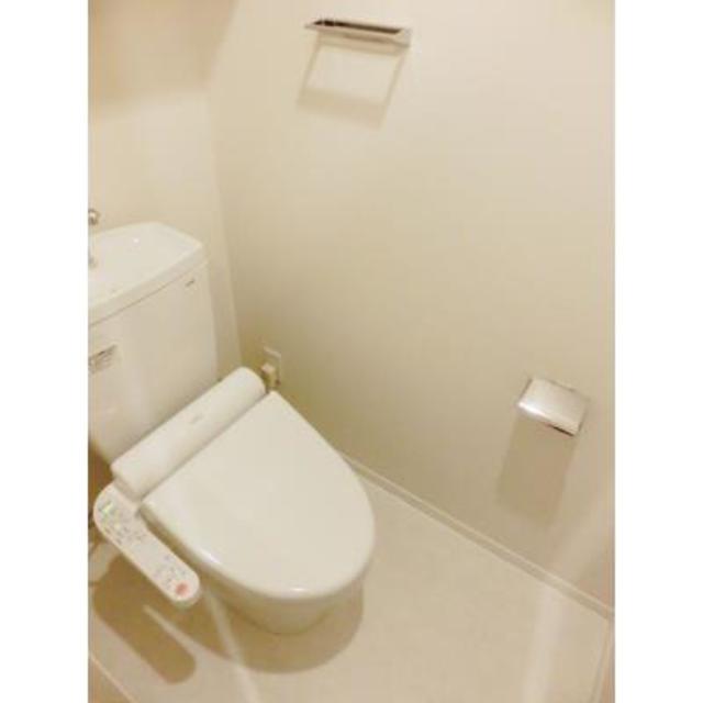 トイレ　※写真は同タイプ住戸です。