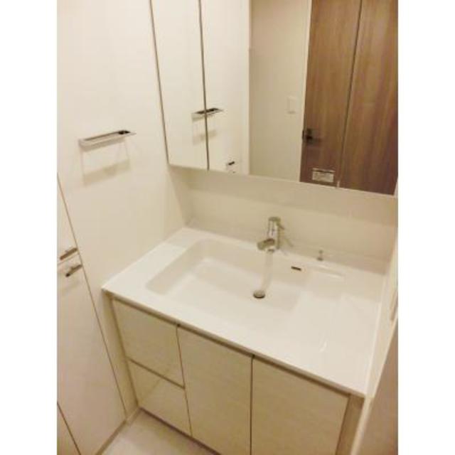 洗面設備　※写真は同タイプ住戸です。