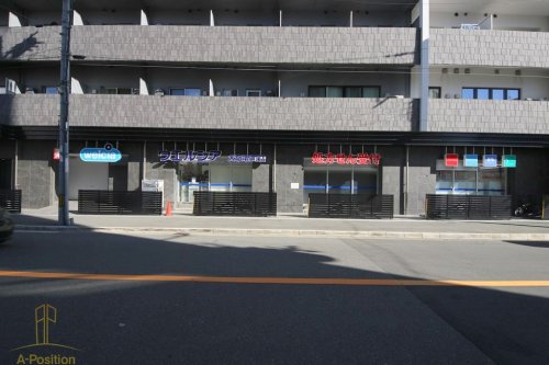 ドラックストア　ウエルシア大阪新町店（ドラッグストア）まで90m