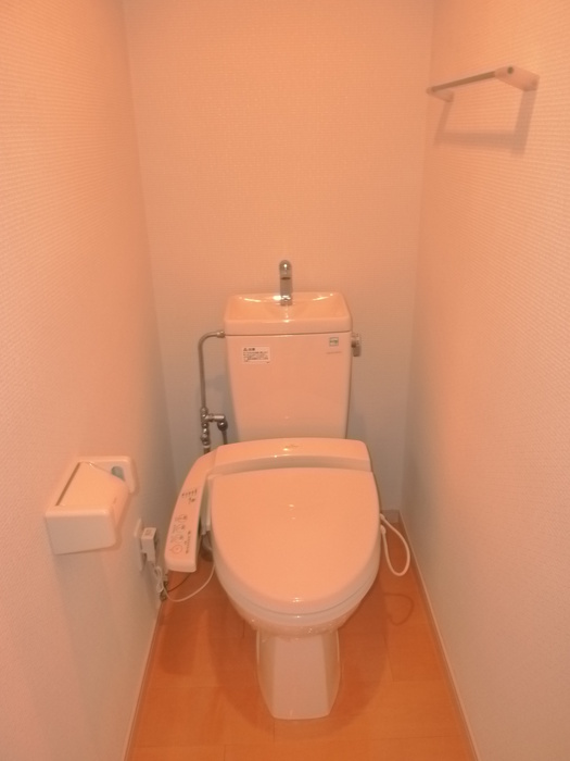 トイレ　※別部屋の参考写真です。