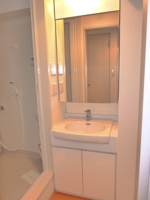 洗面設備　※別部屋の参考写真です。