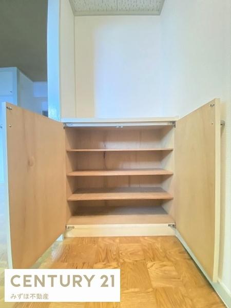 玄関　玄関スッキリ片付くシューズボックス付☆