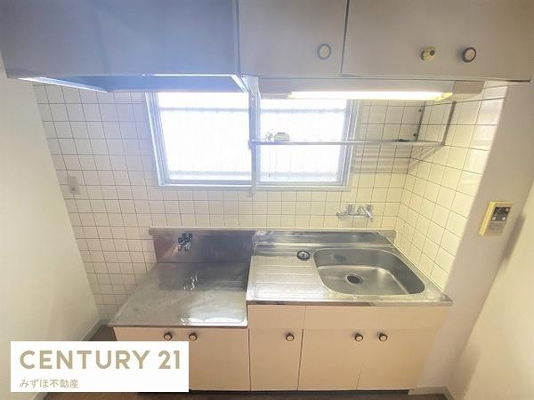 キッチン　窓があり、換気も楽々☆