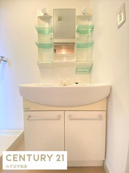 洗面設備　独立洗面台付で朝の身支度も楽ちん♪