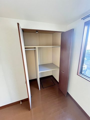 収納　同物件、別号室の写真です。