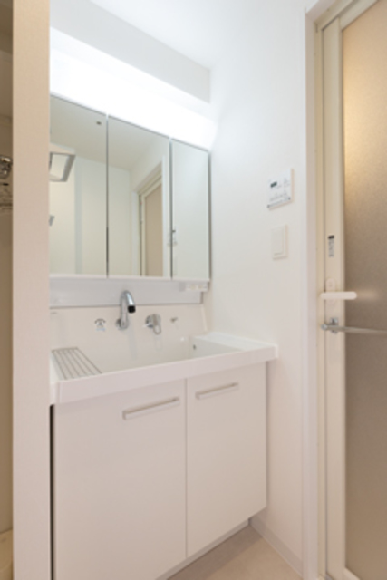 洗面設備　※写真は同タイプ住戸です。