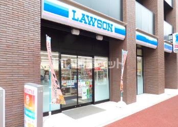 コンビニ　ローソン築港本町店（コンビニ）まで153m