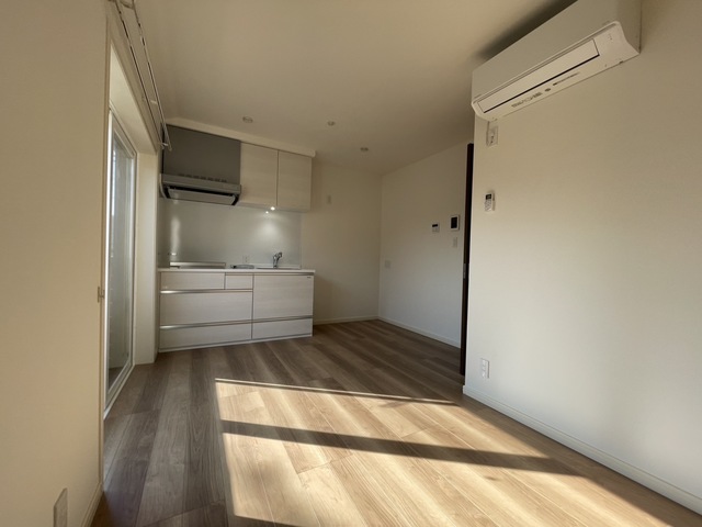 居室・リビング　別部屋参考写真です