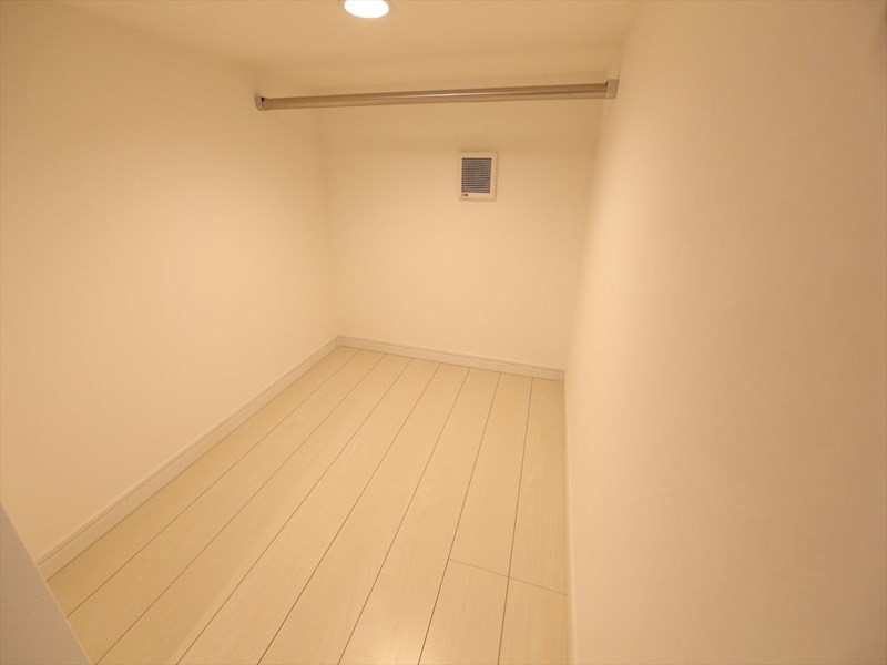 収納　ウォークインクローゼット（収納充実してます）