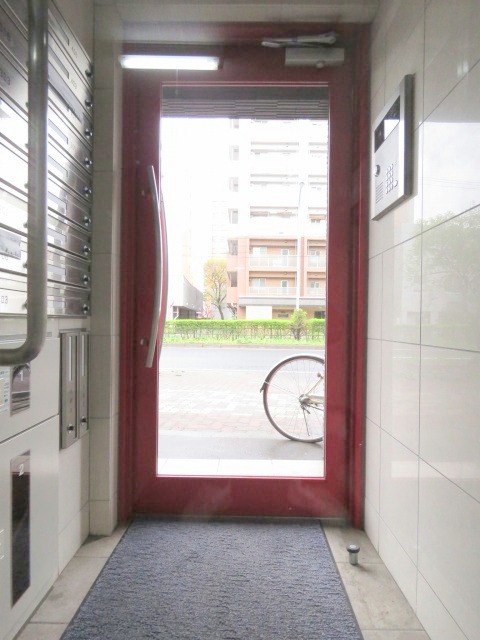 エントランス　宅配ボックスついてます♪