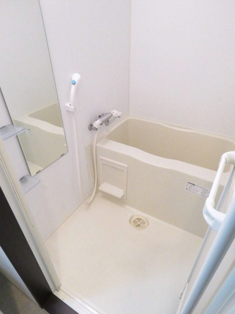 バス・シャワールーム　広々とした浴室♪