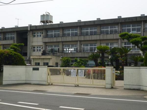 中学校　倉敷市立郷内中学校（中学校）まで830m