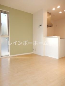 居室・リビング　こちらのリビングで趣味の時間をお楽しみください