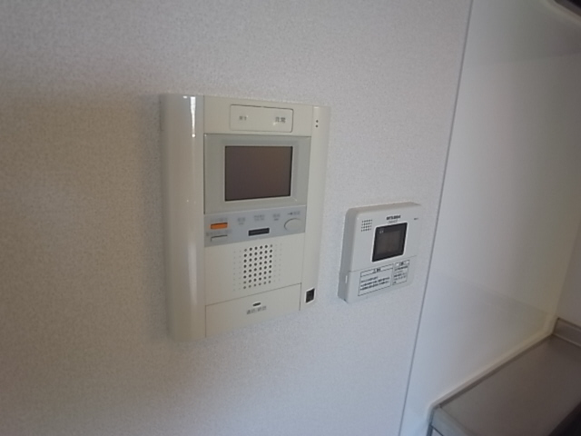 その他設備　カメラモニターフォンで女性も安心です。