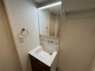 洗面設備　広い洗面スペース