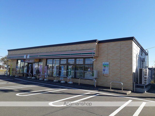 コンビニ　セブンイレブン宮前町店（コンビニ）まで550m