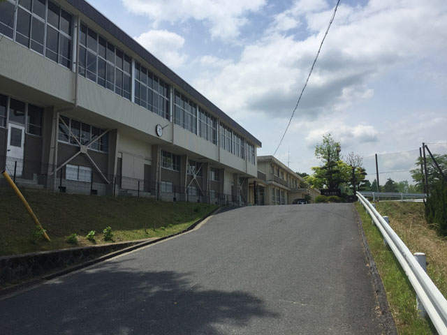 中学校　坂本中学校（中学校）まで2207m