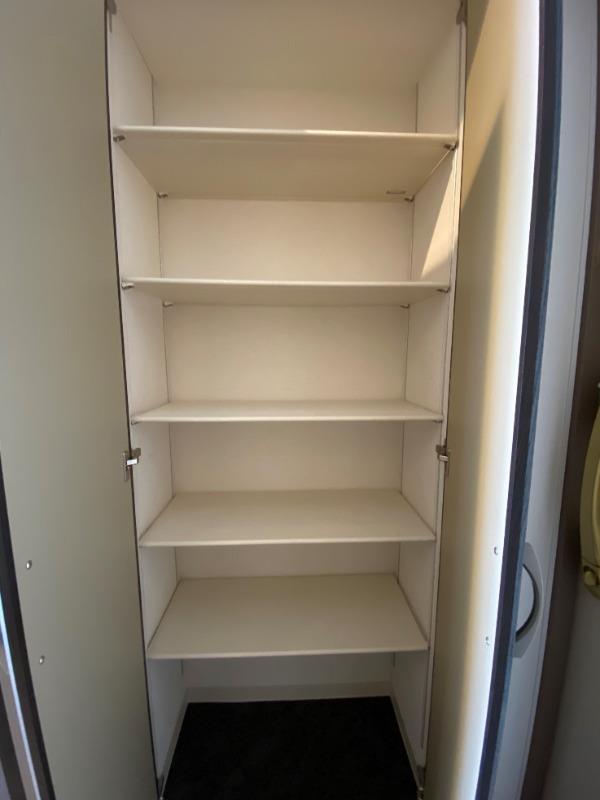 玄関　同物件内別部屋のお写真になります