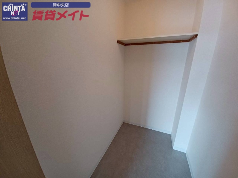 収納　同型参考写真