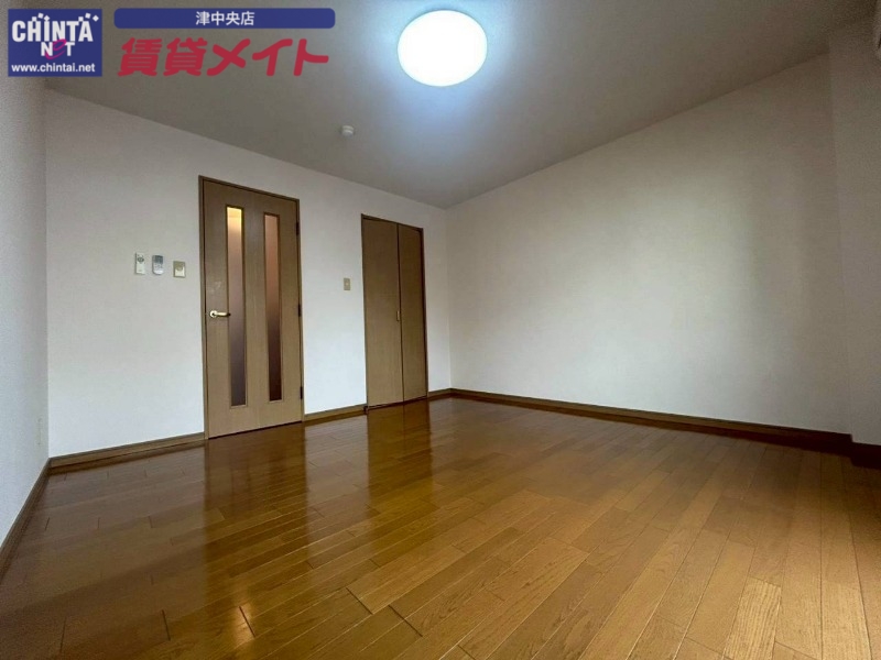 居室・リビング　同型参考写真