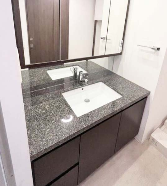 洗面設備　★収納付き、独立洗面台★