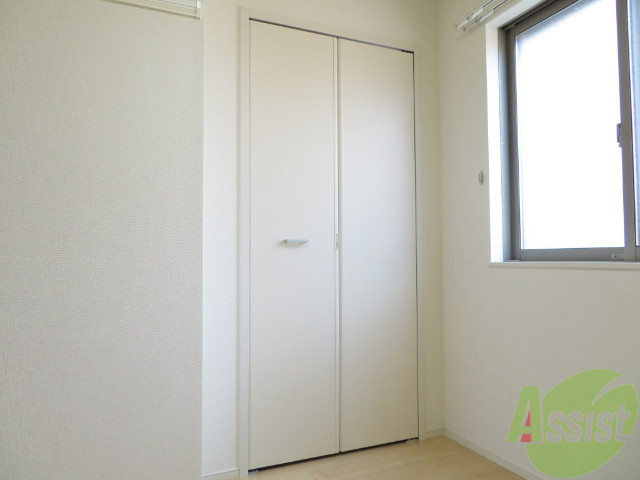 収納　寝室にあったクローゼット。荷物がたくさんあっても大丈夫。