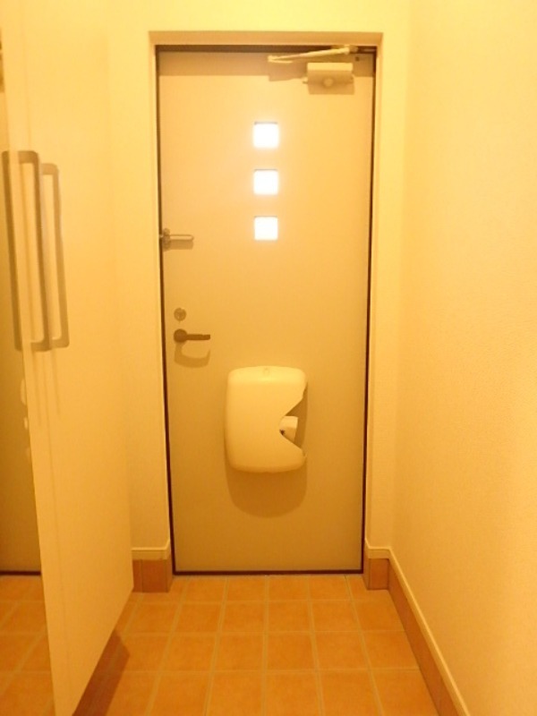 玄関　図面と現状に相違がある場合には現状を優先