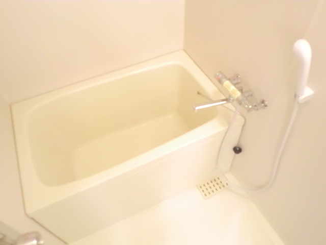 バス・シャワールーム　綺麗なバスルーム