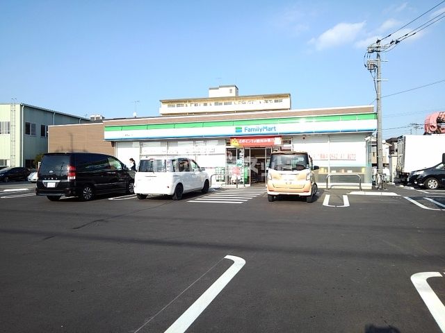 コンビニ　ファミリーマート　久留米山川店（コンビニ）まで447m