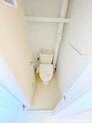 トイレ　写真は別のお部屋です。現況を優先