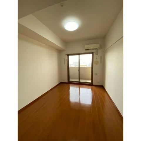 居室・リビング　室内