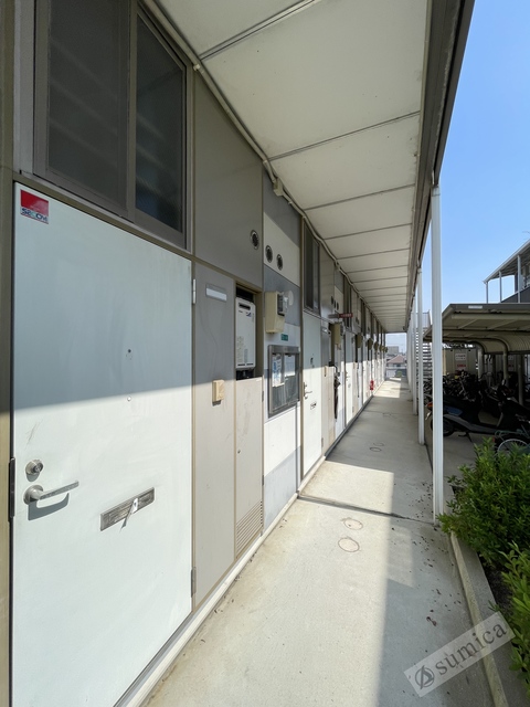 エントランス　ここに住む幸せ。明るいエントランス。