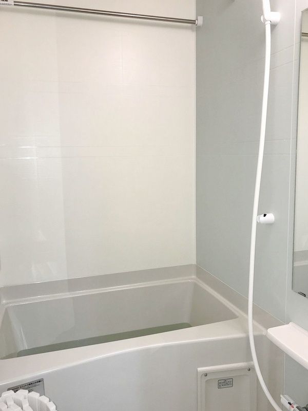 バス・シャワールーム　落ち着いた空間のお風呂です