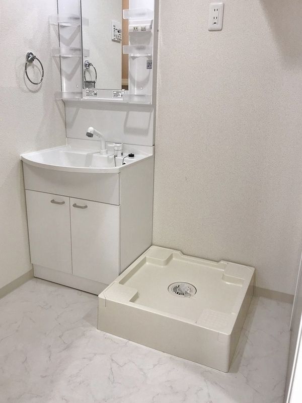 洗面設備　独立洗面化粧台付き