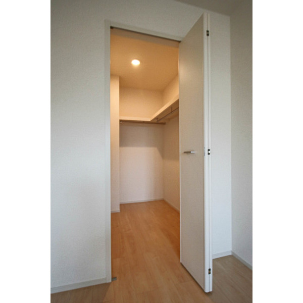 収納　同じ建物の別の部屋