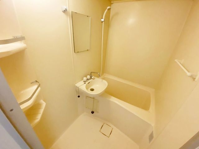 バス・シャワールーム　※室内写真別部屋