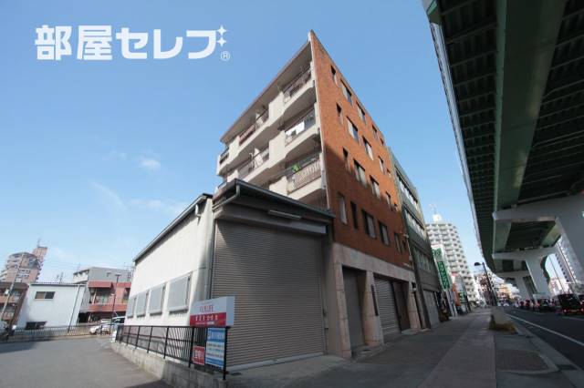 建物外観　駅もスーパーの近くて便利なマンションです