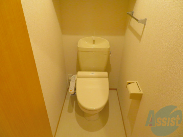 トイレ　トイレにはウォシュレットが設置されているので便利ですね