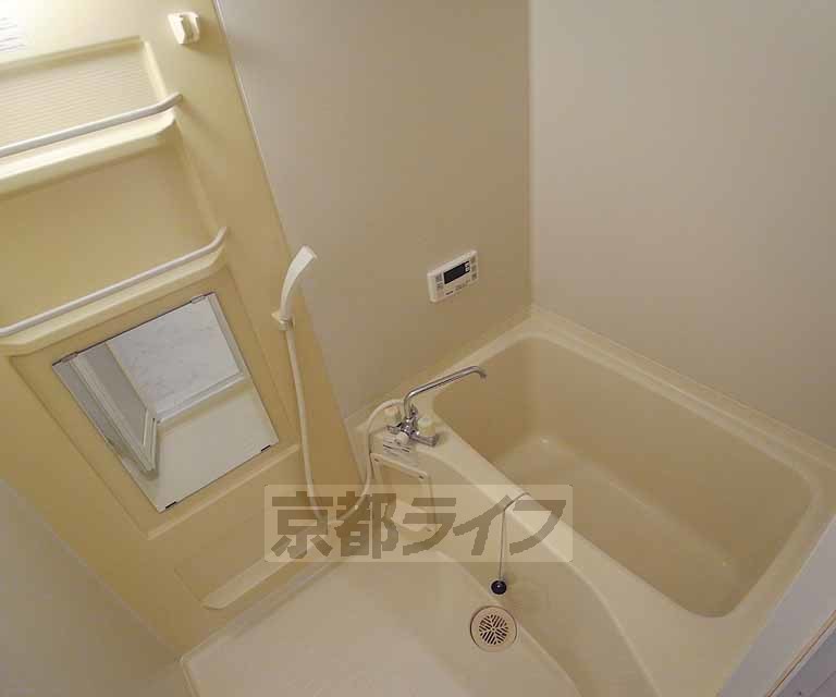 バス・シャワールーム　２０３号室の写真です。