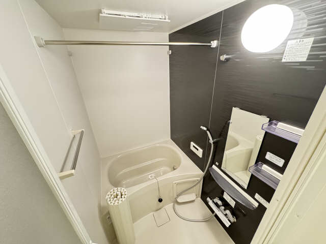 バス・シャワールーム　同物件の同型部屋の写真です