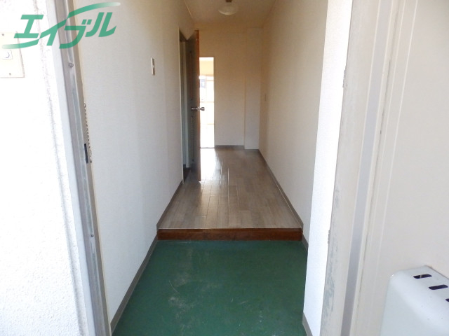 玄関　別部屋写真です